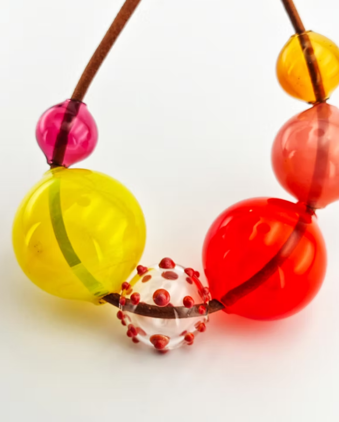 Neşeli Üfleme Cam Balon Kolye