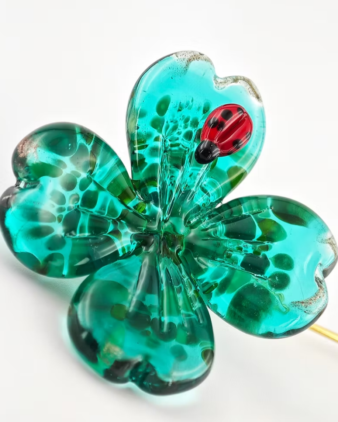 Uğurlu Yonca Yaka İğnesi