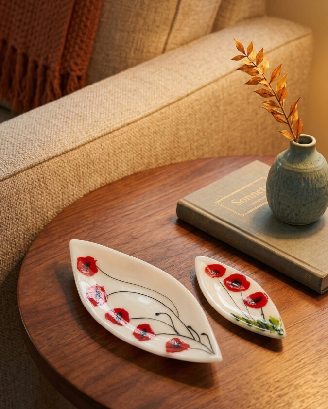 Kırmızı Gelincik Serisi Beyaz Kayık Cam Tabak Ölçü Seçenekli