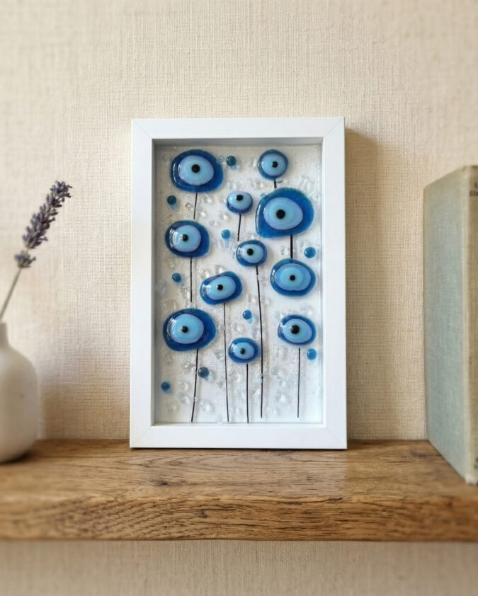 Nazar Bahçesi: Çiçek Formlu Mavi Cam Pano